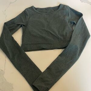 Heather green ebb to street long sleeve lululemon crop size 2